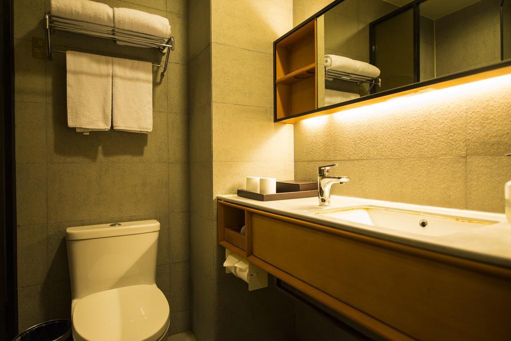 Ji Hotel Shanghai Lujiazui Zewnętrze zdjęcie